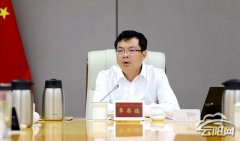 鞭策乡镇（街道）义务落到位